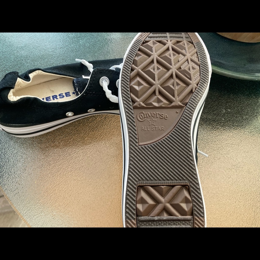 Black Converse never worn